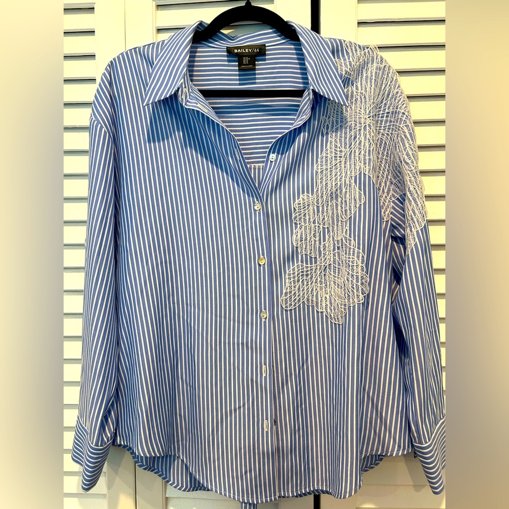 Bailey 44 Striped Button Down Shirt with Lace Appliqué –‎ Size M